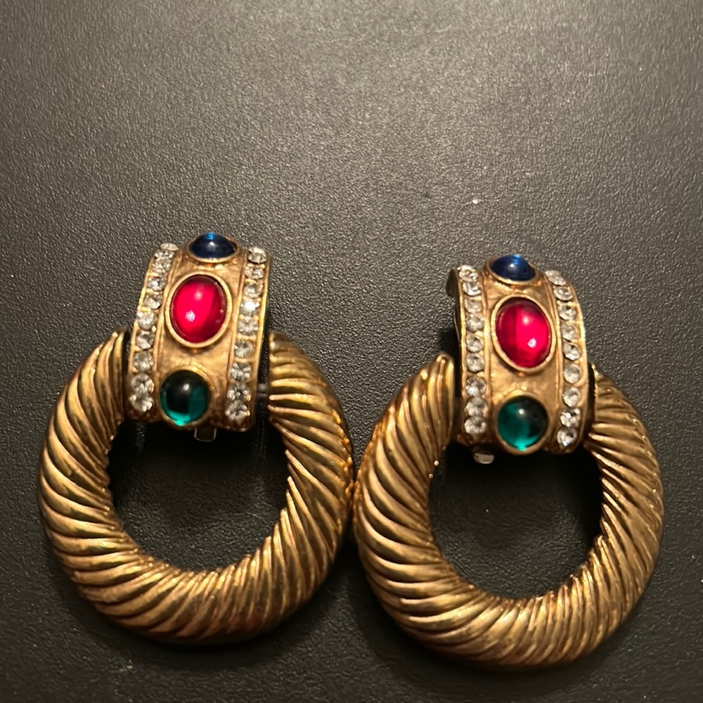 Vintage beautiful cabochon Mogul style 80s hoops clip on drop earrings